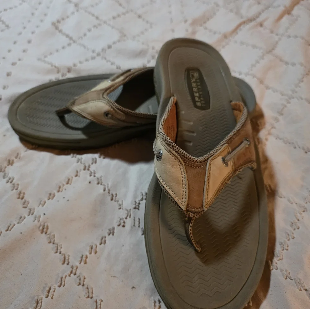 Sperry Men’s Brown Tan Leather Thong Sandals